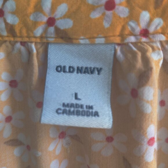 Blouse in Yellow Cotton by Old Navy, a Long Sleeve Daisy Print, V-neck pullover - Picture 2 of 6